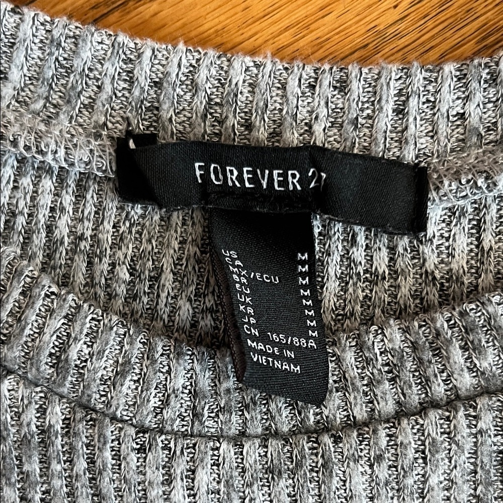 Forever 21 Gray Ribbed Crop Top - Picture 2 of 7
